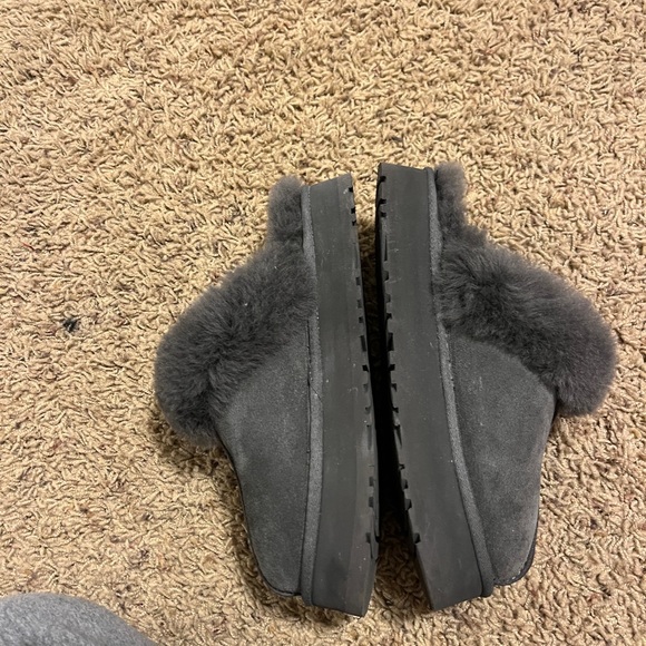 UGG Disquette Slippers - Picture 5 of 6